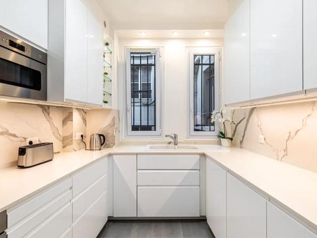 Location Appartement Rue des Halles, Paris