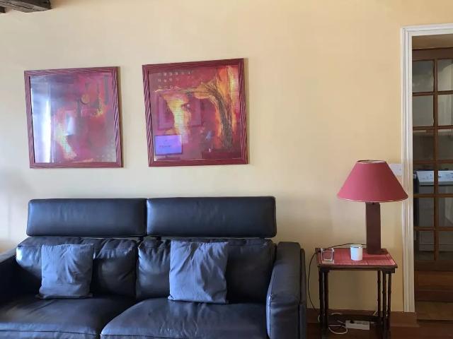 Location Appartement Rue des Haudriettes, Paris