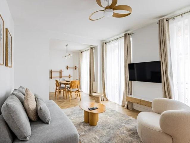 Location Appartement Rue des Immeubles Industriels, Paris