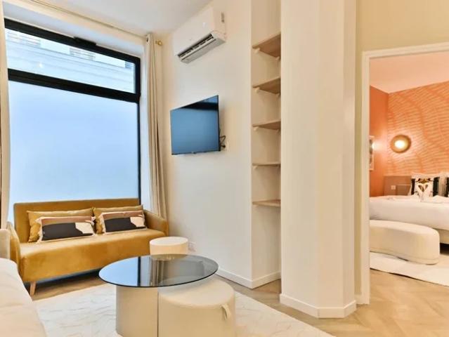 Location Appartement Rue des Jeûneurs, Paris