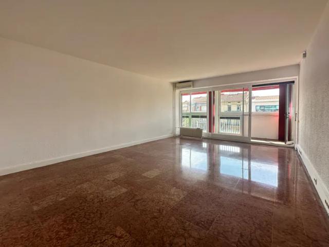 Location Appartement Rue des Jotglars, Perpignan