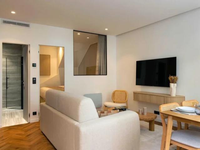 Location Appartement Rue des Lyonnais, Paris