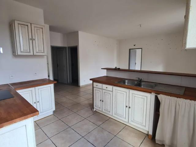 Location Appartement Rue des Logis, Loupian