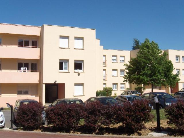 Location Appartement Rue des Longues Royes, Carignan
