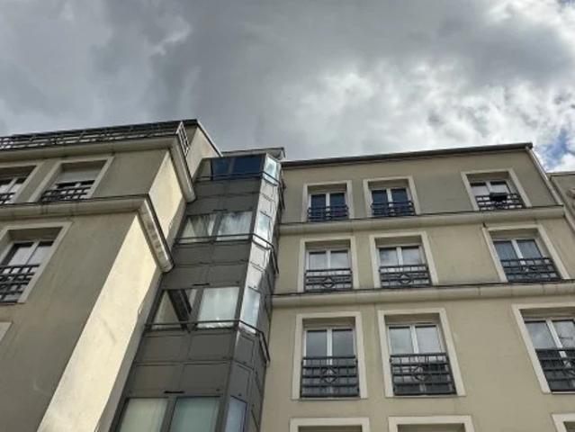 Location Appartement Rue des Pavillons, Paris