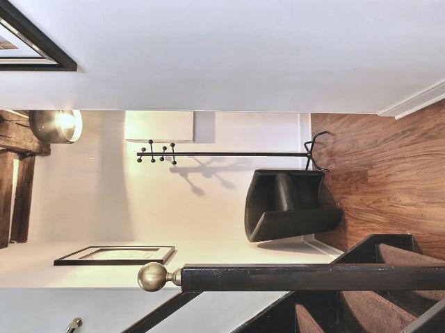 Location Appartement Rue des Prouvaires, Paris
