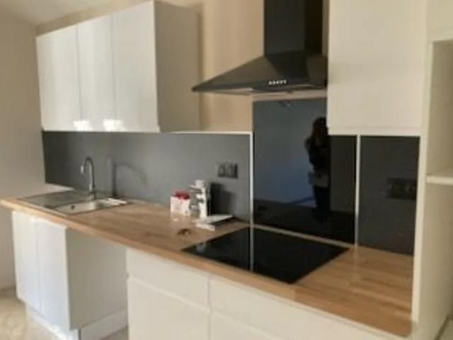 Location Appartement Rue des Remparts, Carpentras