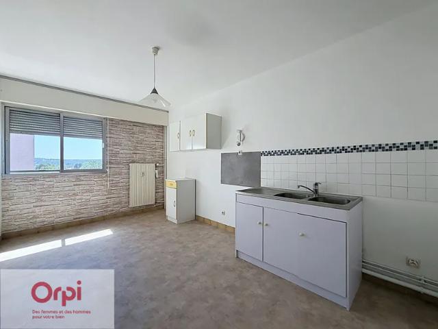 Location Appartement Rue des Rouges Gorges, Montluçon