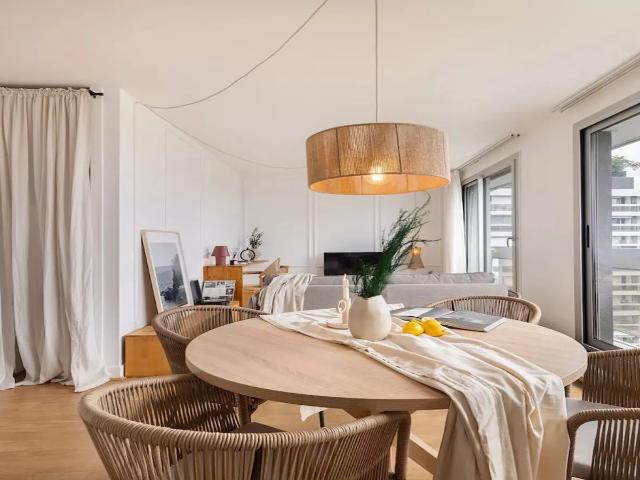 Location Appartement Rue des Belles Feuilles, Paris