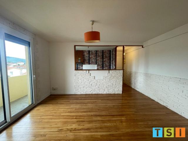 Location Appartement Rue des Sallières, Ausson