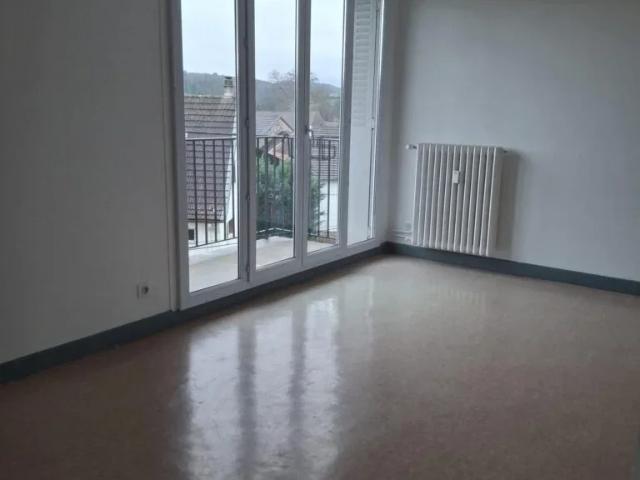 Location Appartement Rue des Sellières, Saint Amour