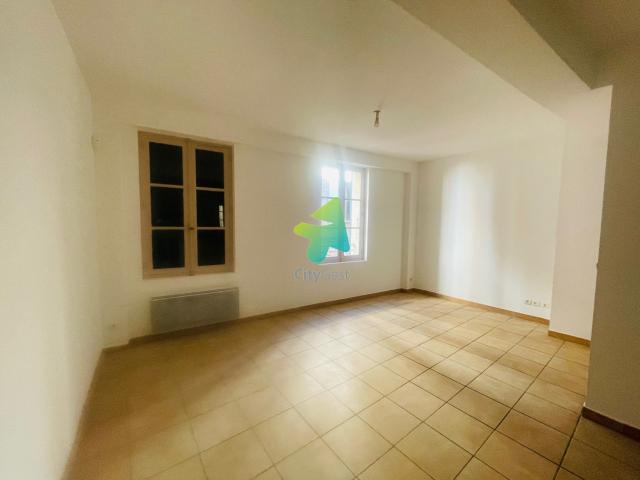 Location Appartement Rue des Tuileries, Perpignan