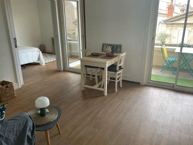 Location Appartement Rue des Treilles, Libourne