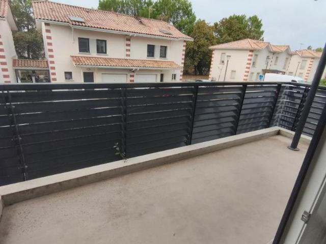 Location Appartement Rue des Treilles, Libourne