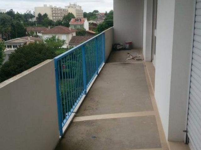 Location Appartement Rue des Treilles, Libourne