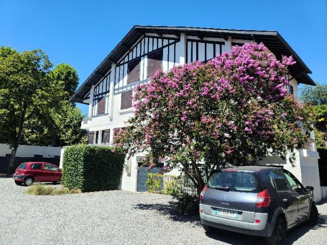 Location Appartement Rue des Treilles, Libourne