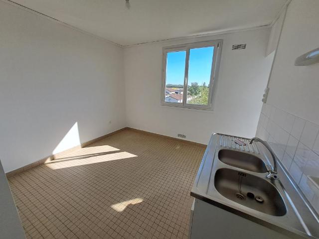 Location Appartement Rue des Troènes, Frignicourt