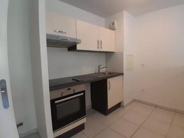 Location Appartement Rue des Trois Moulins, Melun