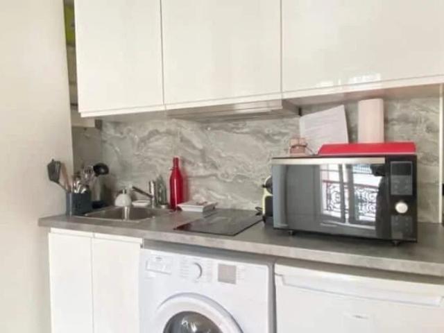 Location Appartement Rue des Trois Frères, Paris