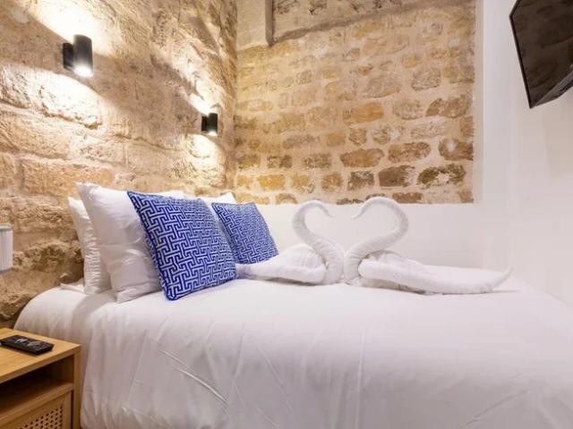 Location Appartement Rue des Trois Portes, Paris