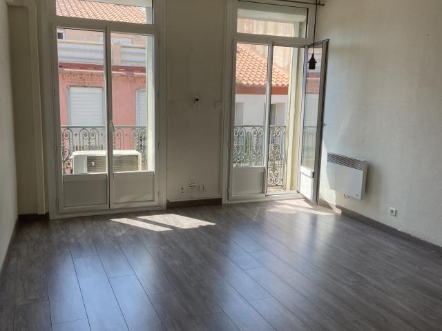 Location Appartement Rue des Usines, Perpignan