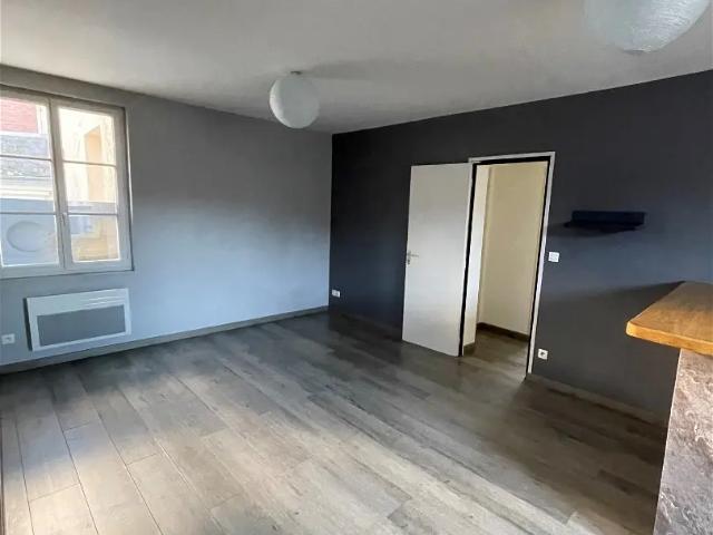 Location Appartement Rue Descartes, Descartes
