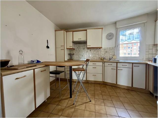 Location Appartement Rue Deschodt, Lille