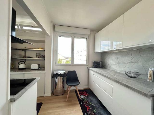 Location Appartement Rue Desbureaux, Reims