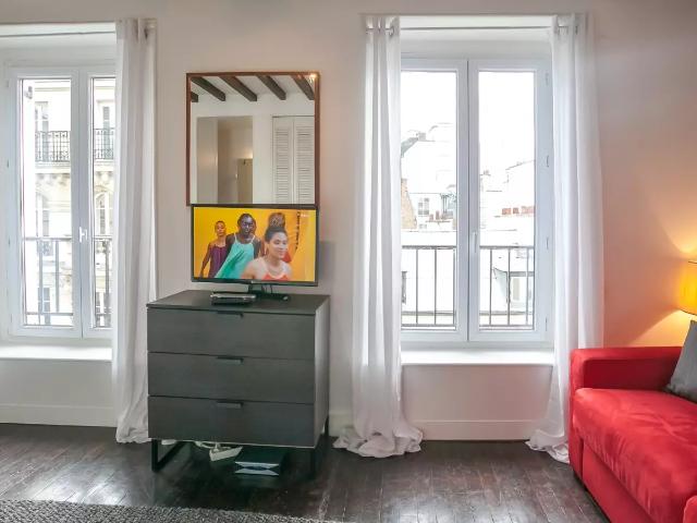 Location Appartement Rue Duvivier, Paris