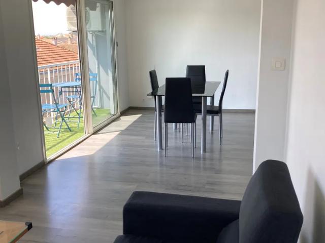 Location Appartement Rue Ferdinand Burot, Rochefort