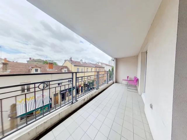 Location Appartement Rue du 4 Août 1789, Villeurbanne