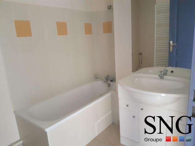 Location Appartement Rue du Cours Ladroit, Bagnols sur Cèze