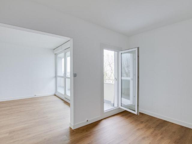 Location Appartement Rue du Commandant Arnaud, Reims