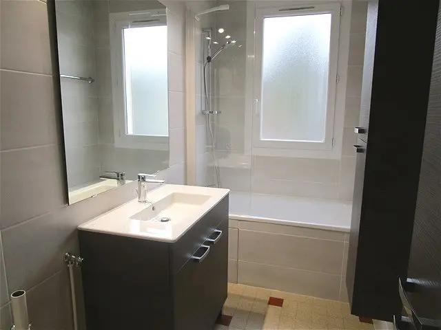 Location Appartement Rue du Commandant Lenoir, Fontaine