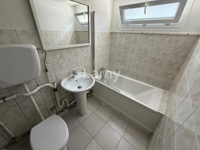 Location Appartement Rue du Connétable, Chantilly