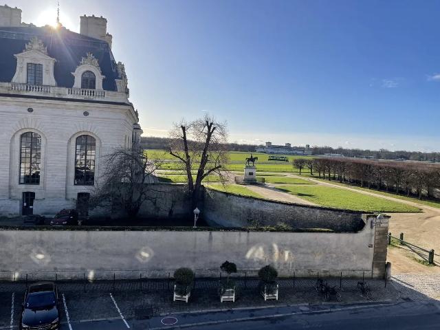 Location Appartement Rue du Connétable, Chantilly