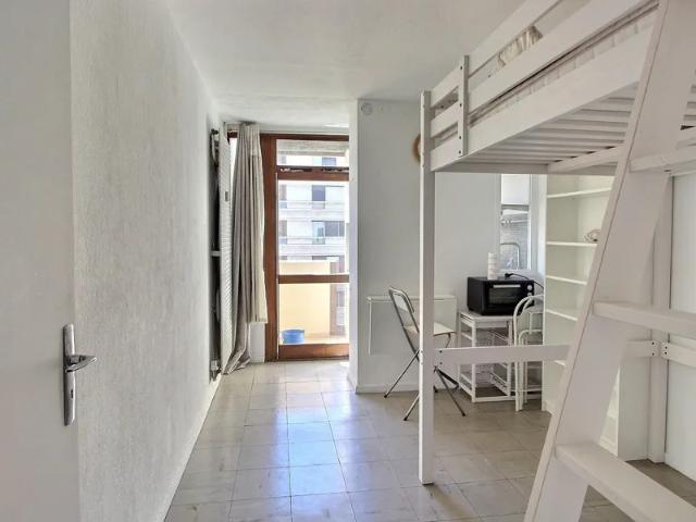 Location Appartement Rue du Capitaine Galinat, Marseille