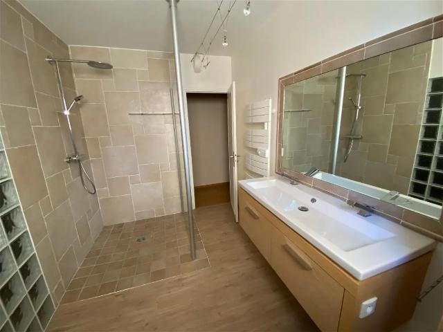 Location Appartement Rue du Centre, Laragne Montéglin