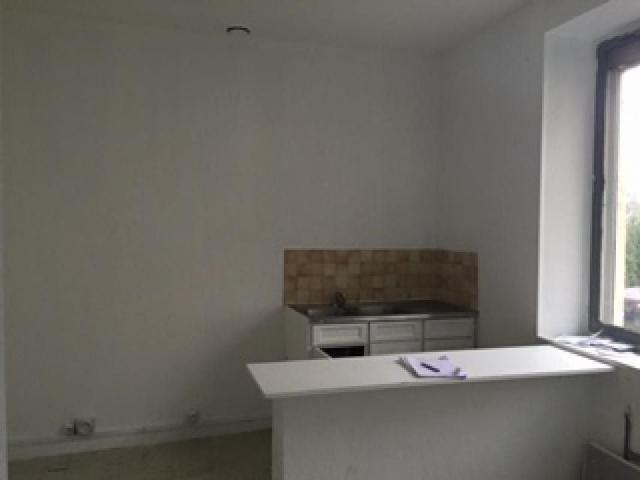 Location Appartement Rue Du Centre, Lardy