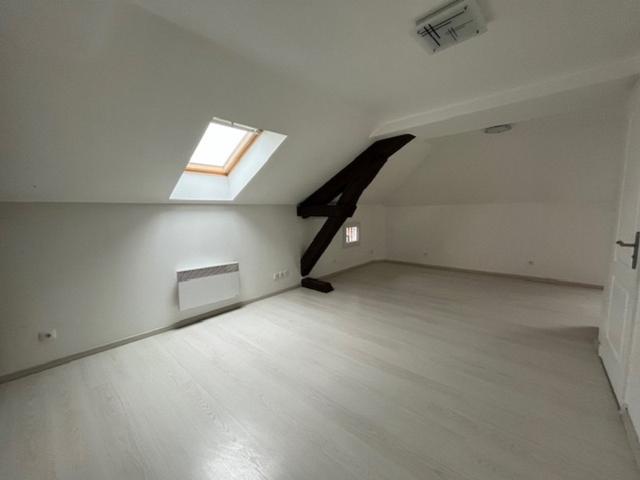 Location Appartement Rue du Château, Courcelles Epayelles