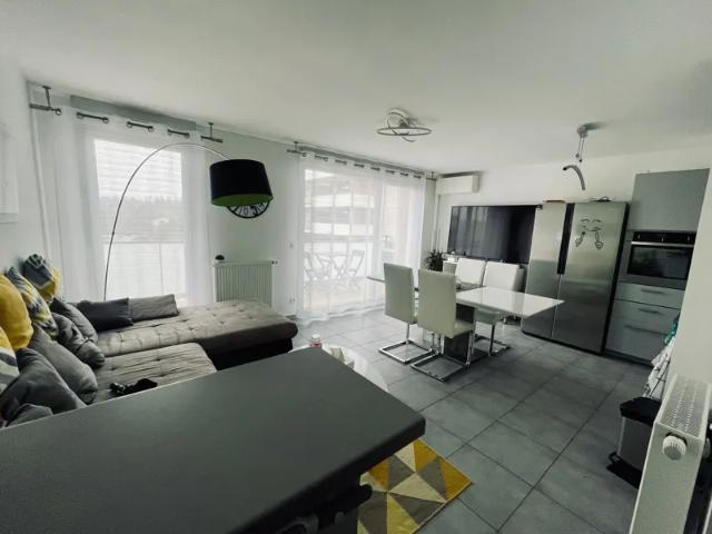 Location Appartement Rue du Creux du Loup, Gex