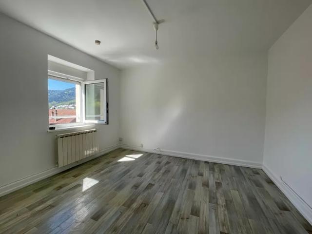 Location Appartement Rue du Baron Seillière, Senones