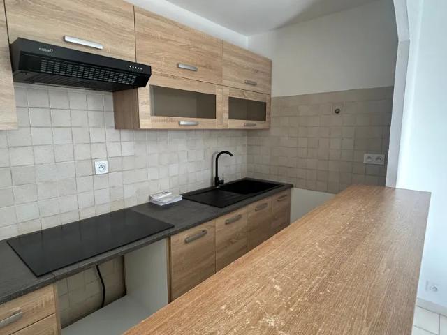 Location Appartement Rue du Barry, Cabrières