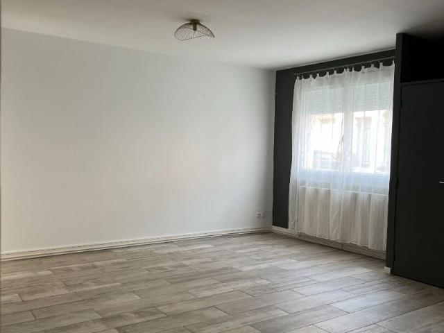 Location Appartement Rue du Gouvernement, Saint Quentin