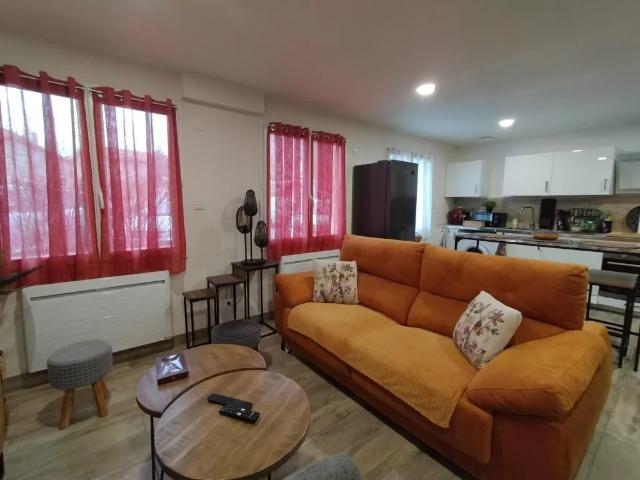 Location Appartement Rue du Général de Gaulle, Saint Beauzire