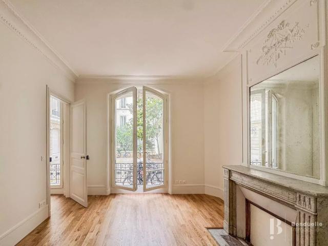 Location Appartement Rue du Général Foy, Paris
