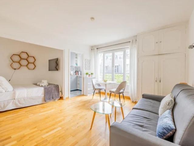 Location Appartement Rue du Dobropol, Paris