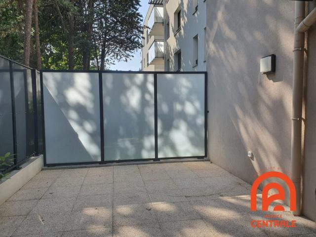 Location Appartement Rue du Docteur Trenel, Sainte Colombe