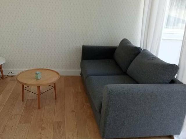 Location Appartement Rue du Docteur Debat, Garches