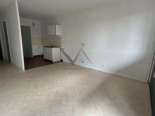 Location Appartement Rue du Docteur Jeune, Montélimar